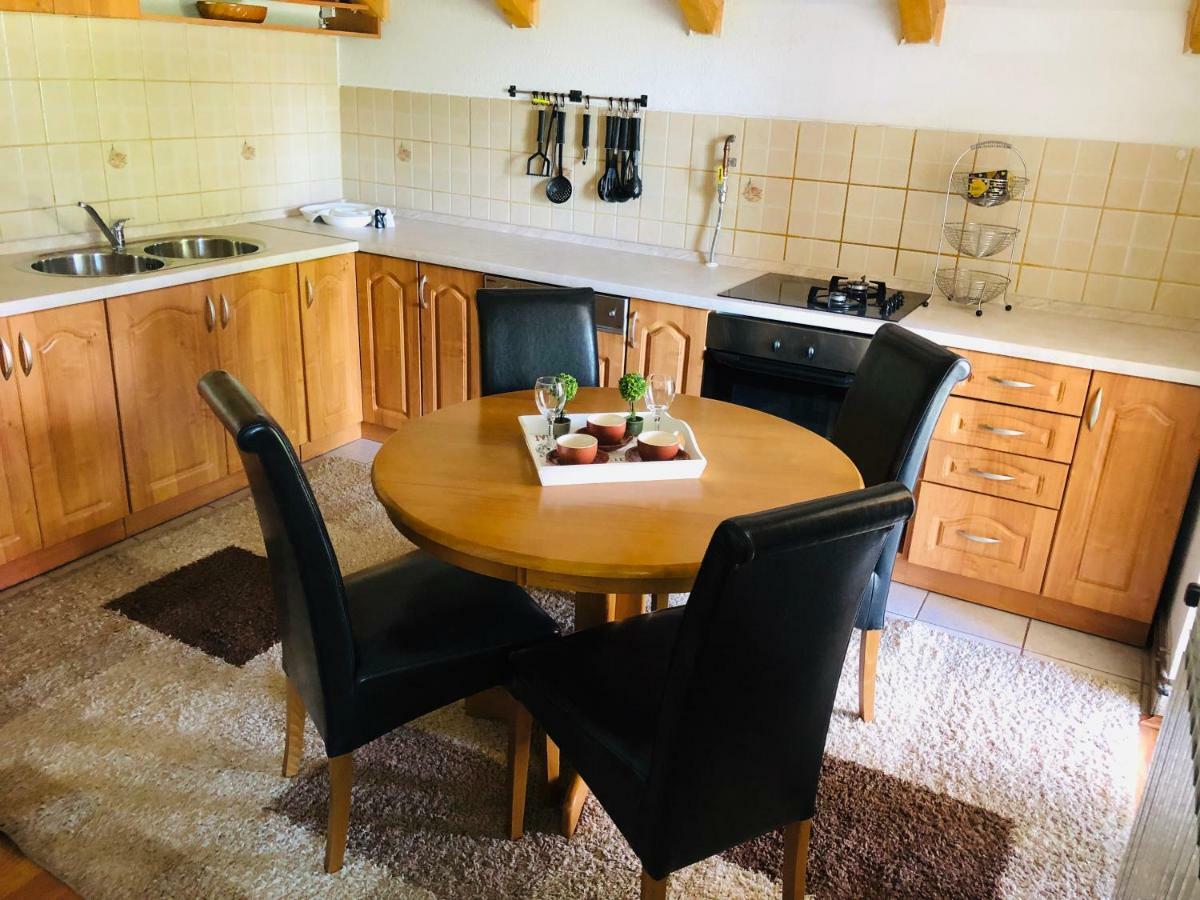Adella Apartment